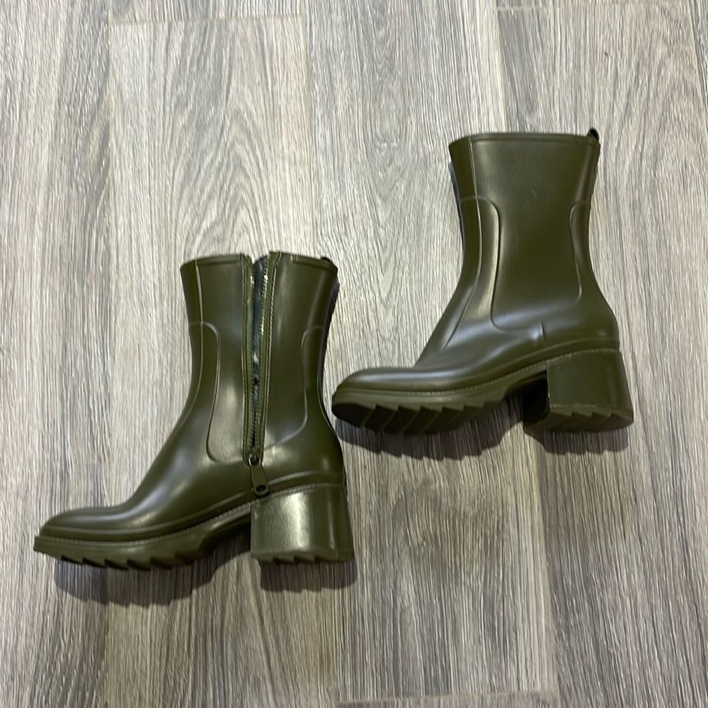 Play olive rubber boots
